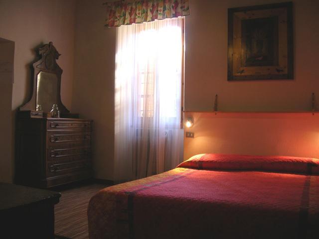Le Camelie Bed & Breakfast Brissago-Valtravaglia Oda fotoğraf